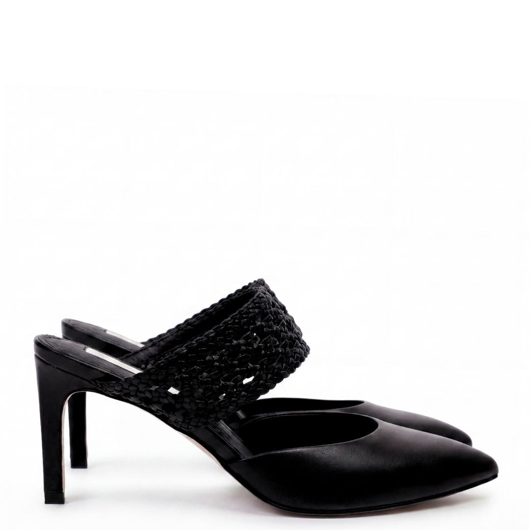 Antonia Heel