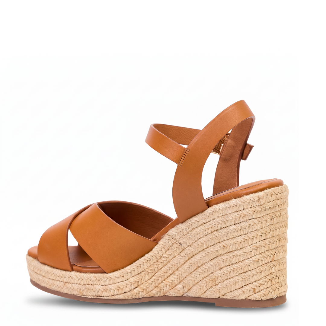 Gisele Wedge