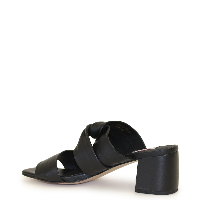 Siobhan Sandal