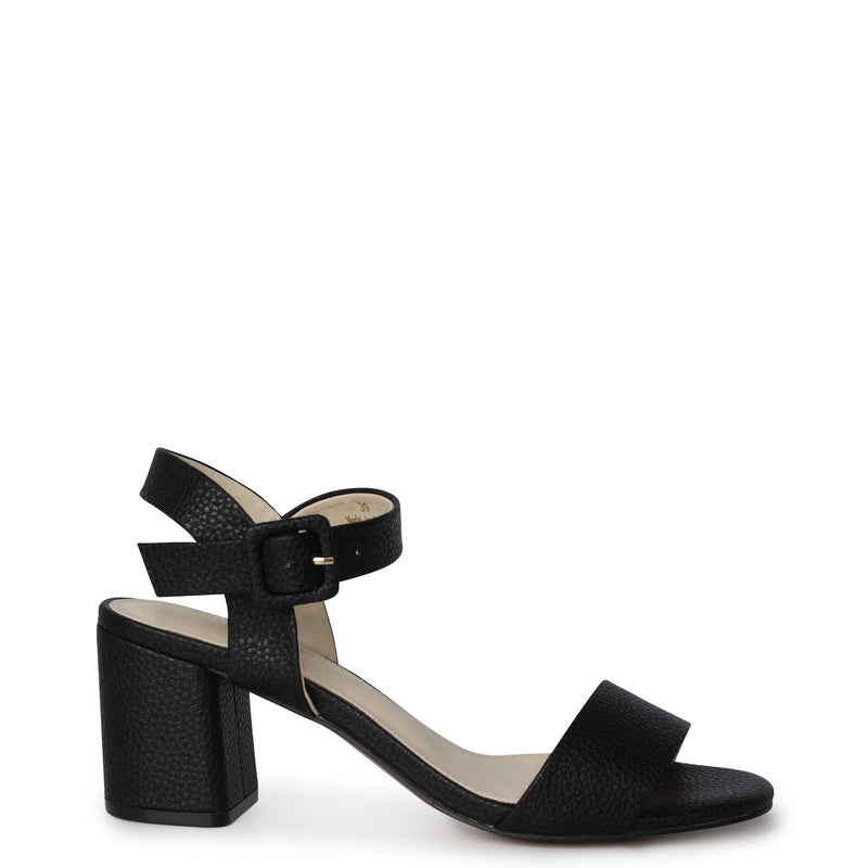 Elisha Sandal