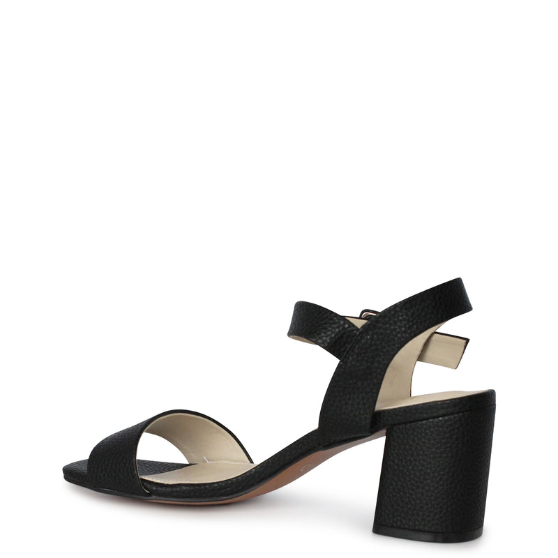 Elisha Sandal