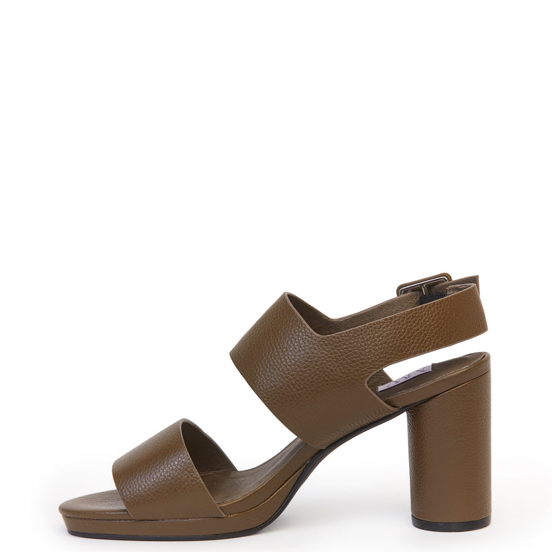 Naomi Heel