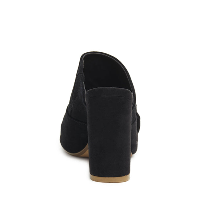 Claudia Heel