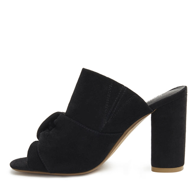 Claudia Heel